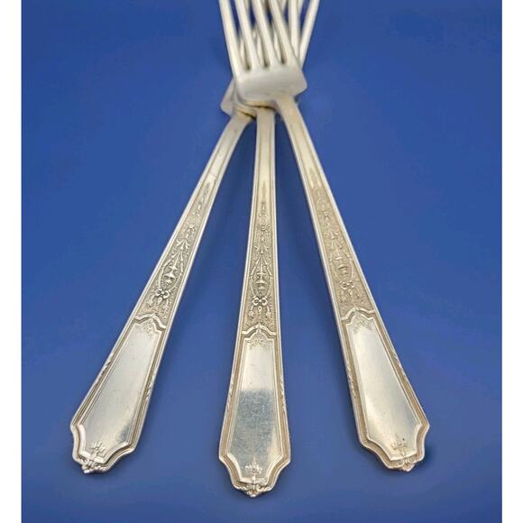 1847 Rogers Bros Ancestral Silverplate Set of 3 Dinner Fork Discontinued - Picture 4 of 9